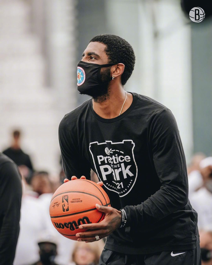 末节9分稳定军心！哈登20中6拿到21分10助 正负值+24（末节关键9分稳住局面！哈登20投6中收获21分10助攻，正负值+24）