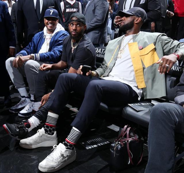 官方：卡塞米罗累计五张黄牌停赛，将错过下轮对阵维拉的比赛（官方：卡塞米罗累计五黄被禁赛，缺席下轮战维拉）