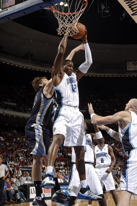 曝雄鹿坚决不愿交易字母哥 已明确拒绝多支球队的询价（雄鹿态度强硬：字母哥不在交易计划，已回绝多队询价）