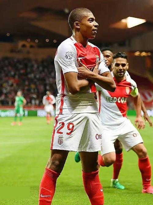 弗莱肯：曼城的阵容确实令人意外；我们配得上这三分（弗莱肯：曼城首发出乎意料，这三分我们当之无愧）