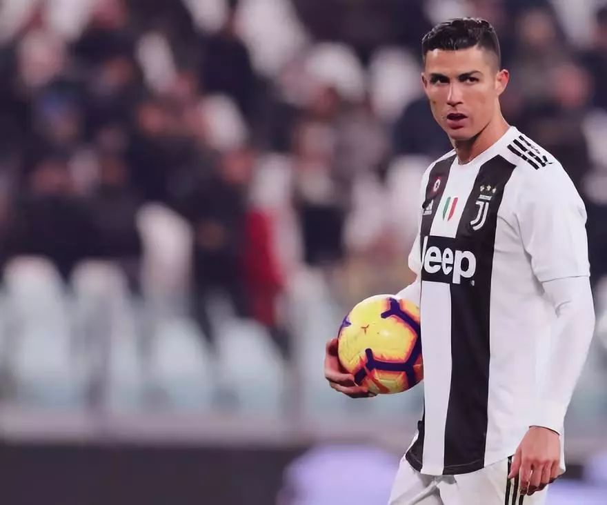 主控角色！波杰姆斯基先是妙传助攻巴特勒 随后个人连得5分（掌控全场！波杰姆斯基先献妙传助攻巴特勒，随后连续砍下5分）