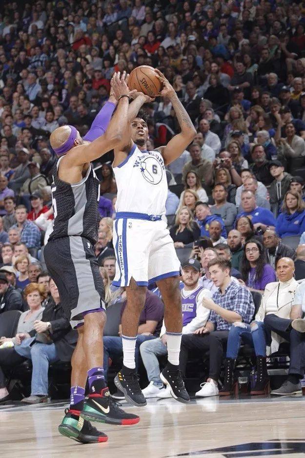 赫伊森畅游动物园，尽享亲近自然的乐趣（赫伊森漫游动物园，近距离拥抱自然之美）